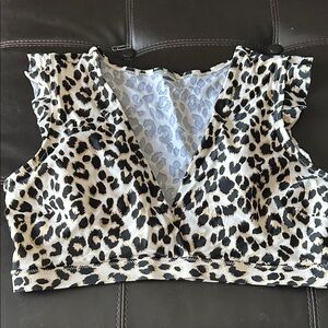 Old Navy Black and White Leopard Print Crop Top